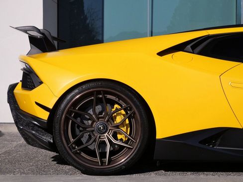 Used 2018 Lamborghini Huracan Performante image 15