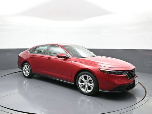 Certified 2023 Honda Accord LX image 4