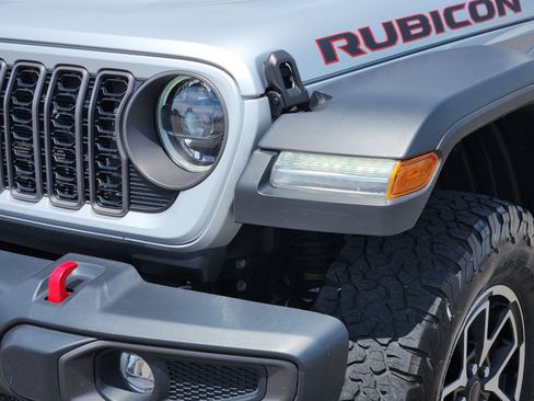 Used 2024 Jeep Wrangler Unlimited Rubicon AWD/4WD image 11