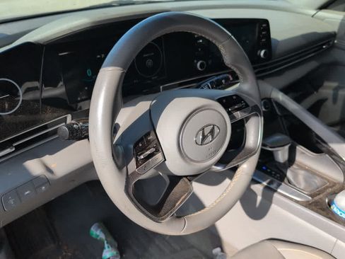Used 2021 Hyundai Elantra SEL w/ Convenience Package FWD image 5