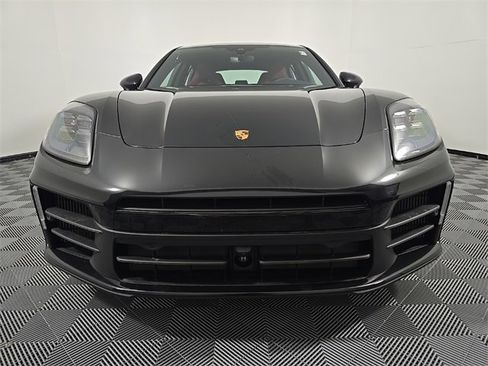 Certified 2025 Porsche Panamera 4 image 10