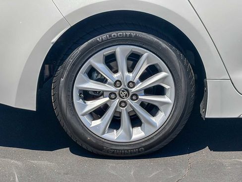 Used 2021 Toyota Corolla LE w/ LE Convenience Package FWD image 11