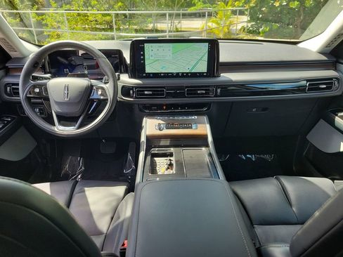 Used 2025 Lincoln Aviator Reserve w/ Equipment Group 201A AWD/4WD image 17
