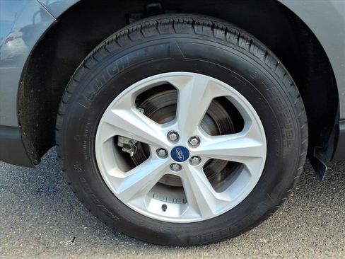 Used 2022 Ford Edge SE image 8