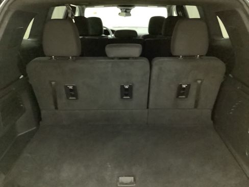 Used 2025 GMC Acadia Elevation FWD image 7