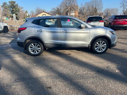 Used 2017 Nissan Rogue Sport S w/ S Appearance Package image 20