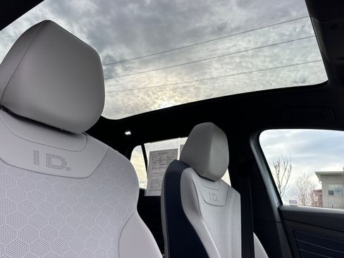 Used 2023 Volkswagen ID.4 Pro S image 18