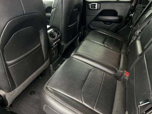 Used 2023 Jeep Wrangler Unlimited Sahara AWD/4WD image 11