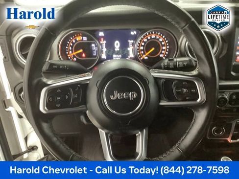 Used 2018 Jeep Wrangler Unlimited Sahara w/ Cold Weather Group image 16