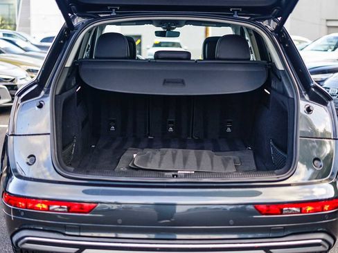 Used 2023 Audi Q5 Premium w/ Convenience Package image 30