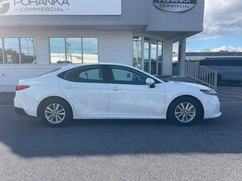 Used 2025 Toyota Camry LE w/ Convenience Package FWD image 6