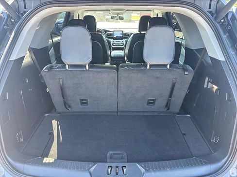 Used 2023 Ford Explorer XLT w/ XLT Sport Appearance Package AWD/4WD image 7