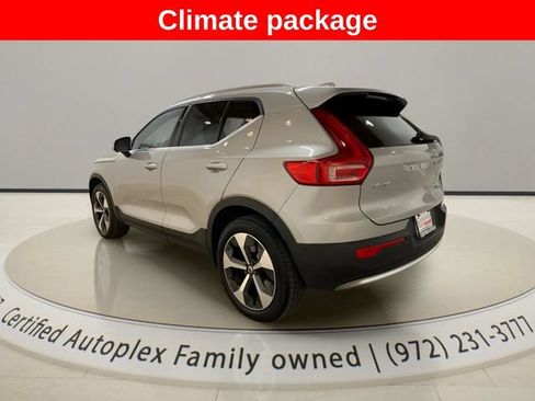 Used 2025 Volvo XC40 B5 Plus AWD/4WD image 3