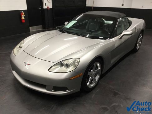 Used 2005 Chevrolet Corvette Convertible w/ Preferred Equipment Group image 17