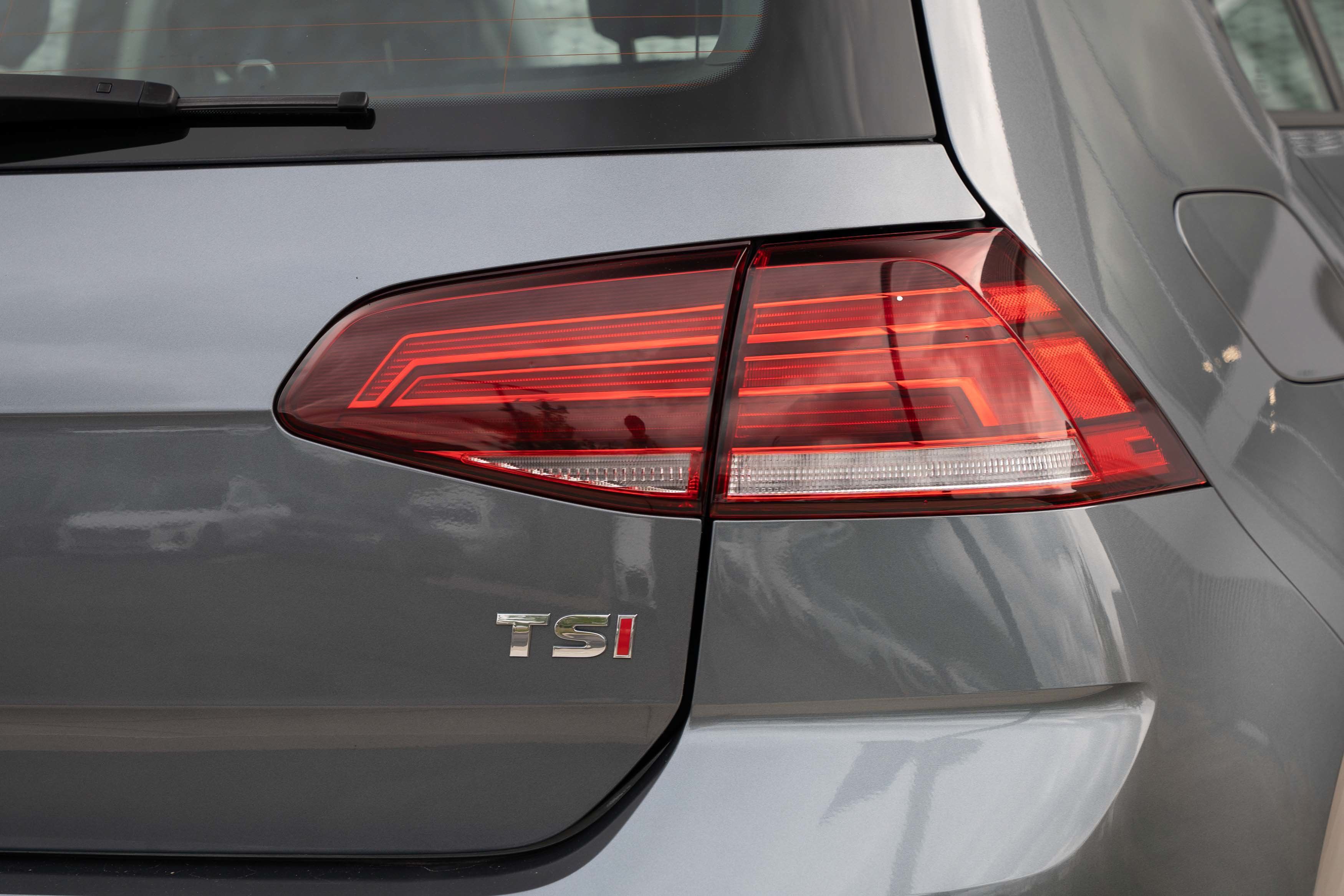 Used 2018 Volkswagen Golf SE FWD image 24