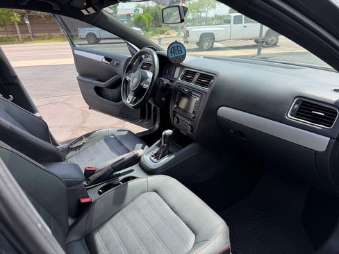 Used 2012 Volkswagen Jetta GLI Autobahn FWD image 13