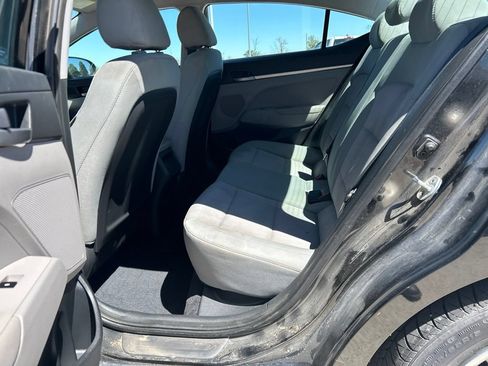 Used 2017 Hyundai Elantra SE FWD image 11