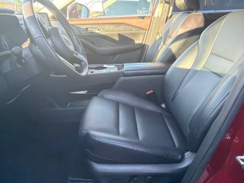 Used 2023 Nissan Rogue SV w/ SV Premium Package FWD image 9