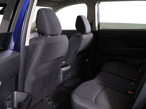 Used 2024 Nissan Pathfinder SV image 27