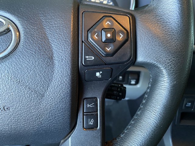 Used 2020 Toyota Sequoia SR5 w/ Carpet Mat Package (TMS) RWD image 31