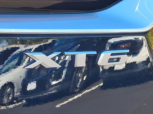 Used 2021 Cadillac XT6 Premium Luxury image 29