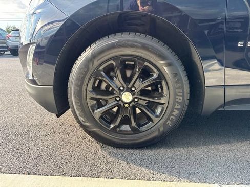 Used 2020 Chevrolet Equinox LS w/ LS Convenience Package AWD/4WD image 8