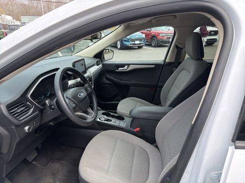 Used 2020 Ford Escape SE image 12
