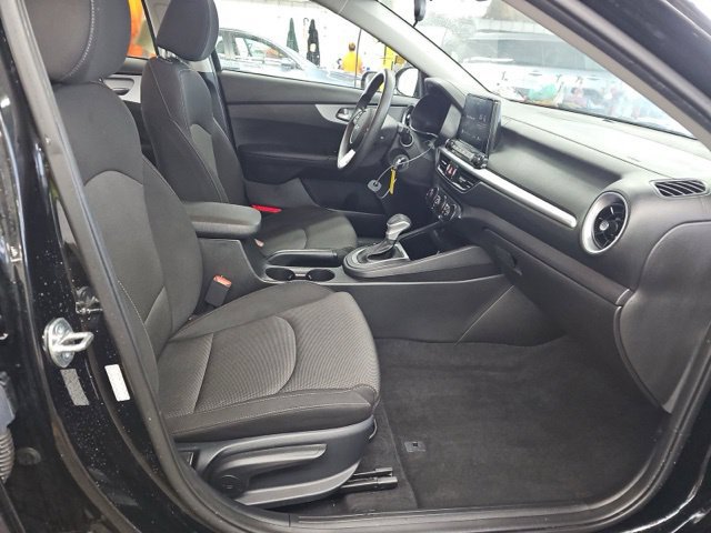 Used 2024 Kia Forte LXS FWD image 10