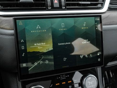 Used 2022 Jaguar F-PACE S image 29