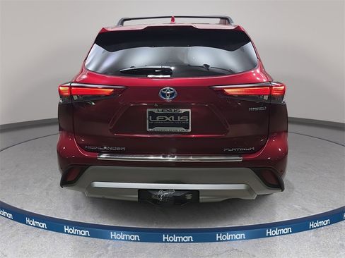 Used 2021 Toyota Highlander Platinum image 7