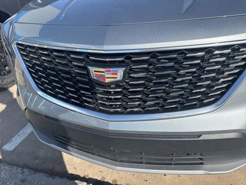 Used 2023 Cadillac XT4 Premium Luxury image 2