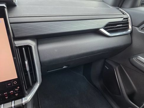 Used 2025 GMC Acadia Elevation FWD image 26