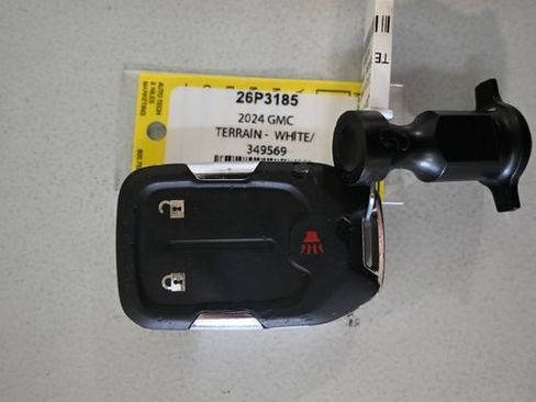 Used 2024 GMC Terrain SLE AWD/4WD image 9