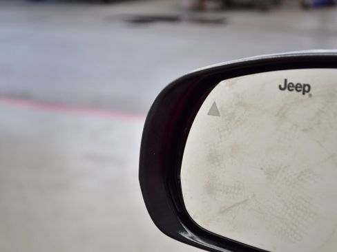 Used 2025 Jeep Compass Limited AWD/4WD image 14