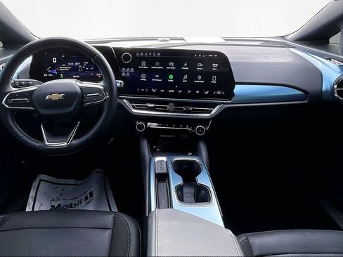 Used 2024 Chevrolet Equinox EV LT image 8