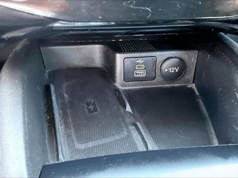 Used 2025 Ford Escape Platinum AWD/4WD image 32