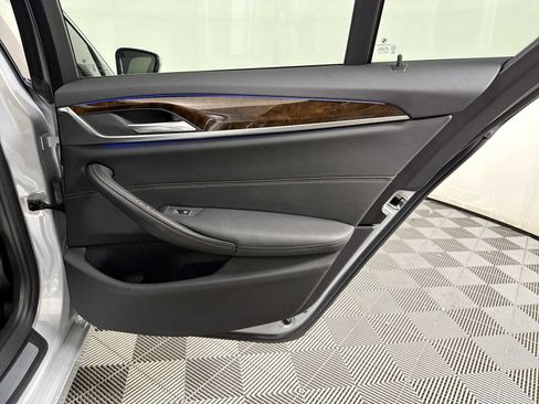 Used 2019 BMW 530e w/ Convenience Package RWD image 14