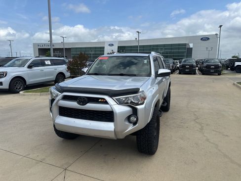 Used 2017 Toyota 4Runner SR5 image 24