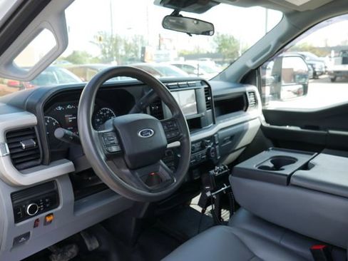 Used 2023 Ford F250 XL w/ F-250 >10K GVWR Package AWD/4WD image 14