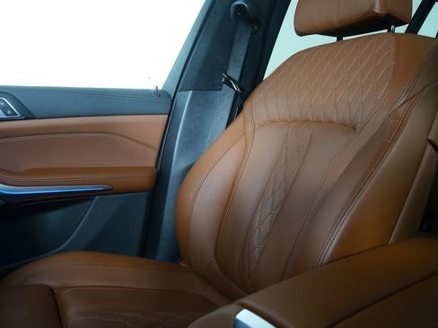 Certified 2025 BMW X7 M60i image 31