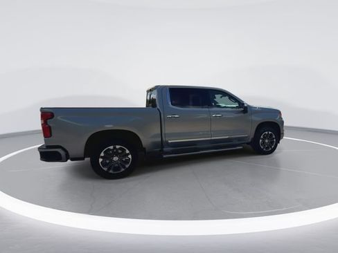 Used 2025 Chevrolet Silverado 1500 High Country w/ Technology Package AWD/4WD image 11