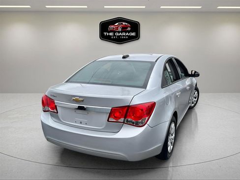 Used 2015 Chevrolet Cruze LS FWD image 4
