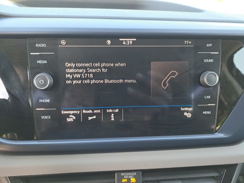 Used 2022 Volkswagen Taos SE FWD image 21