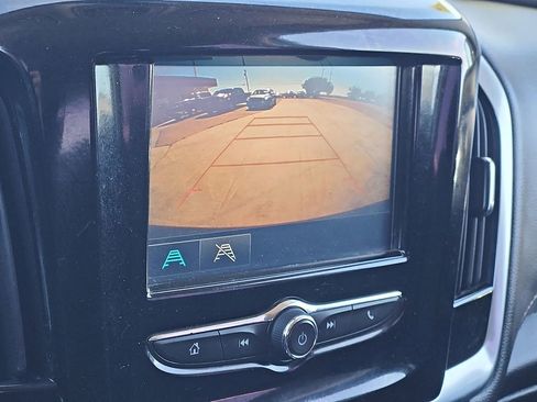 Used 2019 Chevrolet Traverse LS FWD image 16