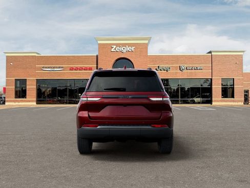 New 2026 Jeep Grand Cherokee Altitude image 7