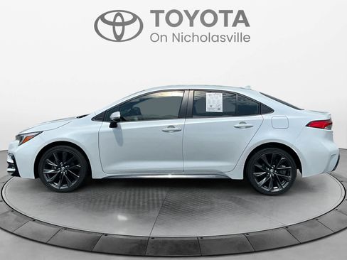 Used 2025 Toyota Corolla SE FWD image 2