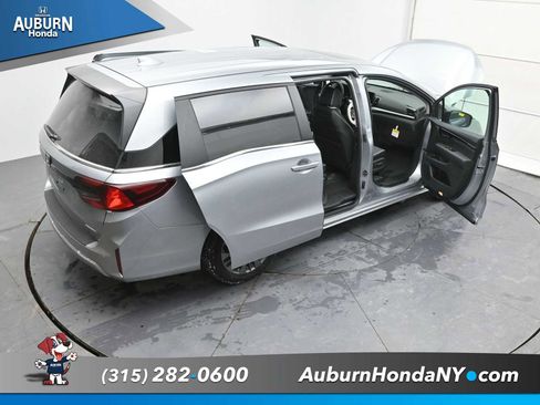 New 2026 Honda Odyssey Touring image 37