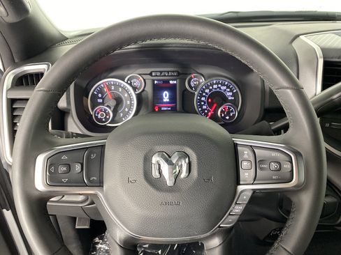 Used 2025 RAM 2500 Big Horn AWD/4WD image 20