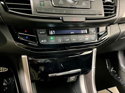 Used 2017 Honda Accord Sport Special Edition image 16