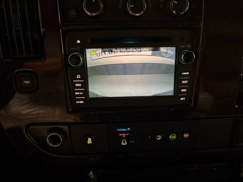 Used 2016 GMC Savana 2500 RWD image 15